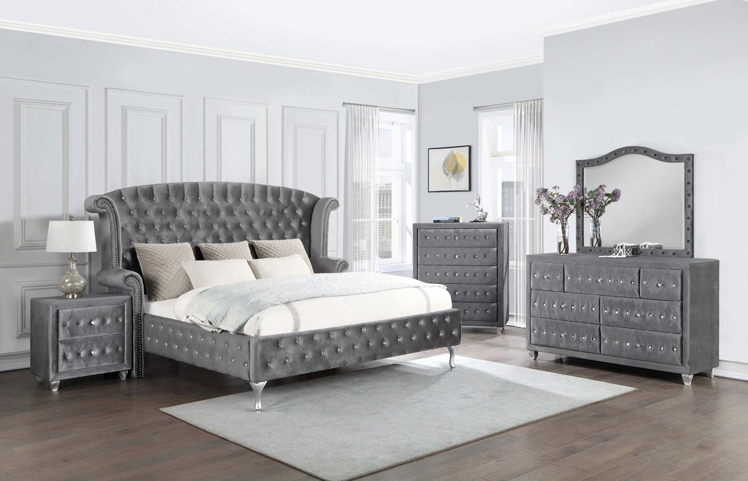 Deanna Bedroom Traditional Metallic Eastern King Five Piece Set image